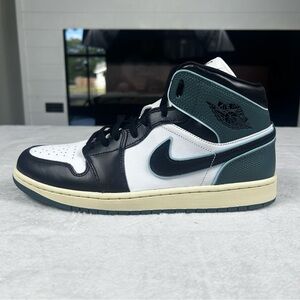 Nike Air Jordan 1 Mid SE White Black Oxford Green Womens 12 Mens 10.5 FQ7818-100